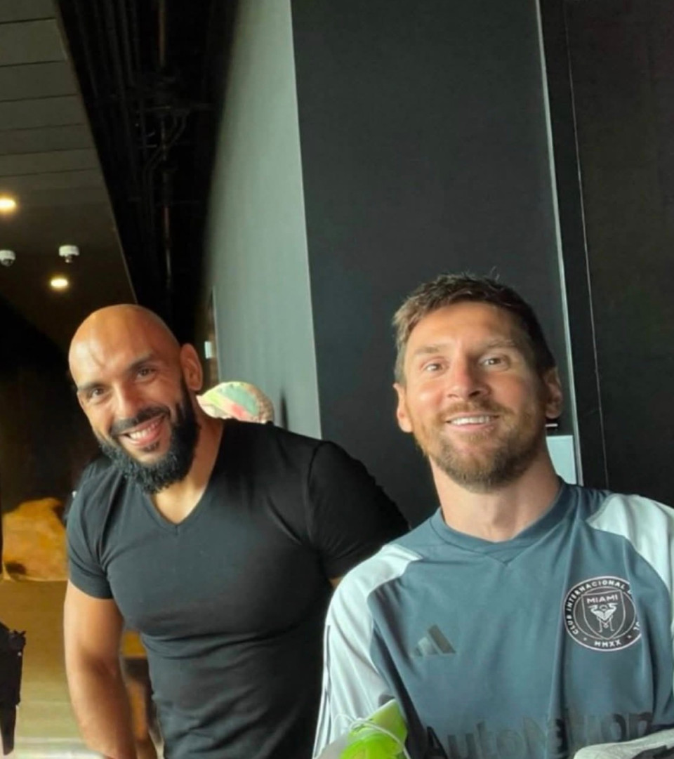 Yassine (Messi testőre) az Instagramon: "Boldog születésnapot annak az embernek, aki megváltoztatta az életemet, a legnagyszerűbb embernek, akit valaha ismertem. Kivételes ember, tele alázattal és hihetetlenül nagy szívvel. Isten áldjon meg és gyarapítson kegyelmében."