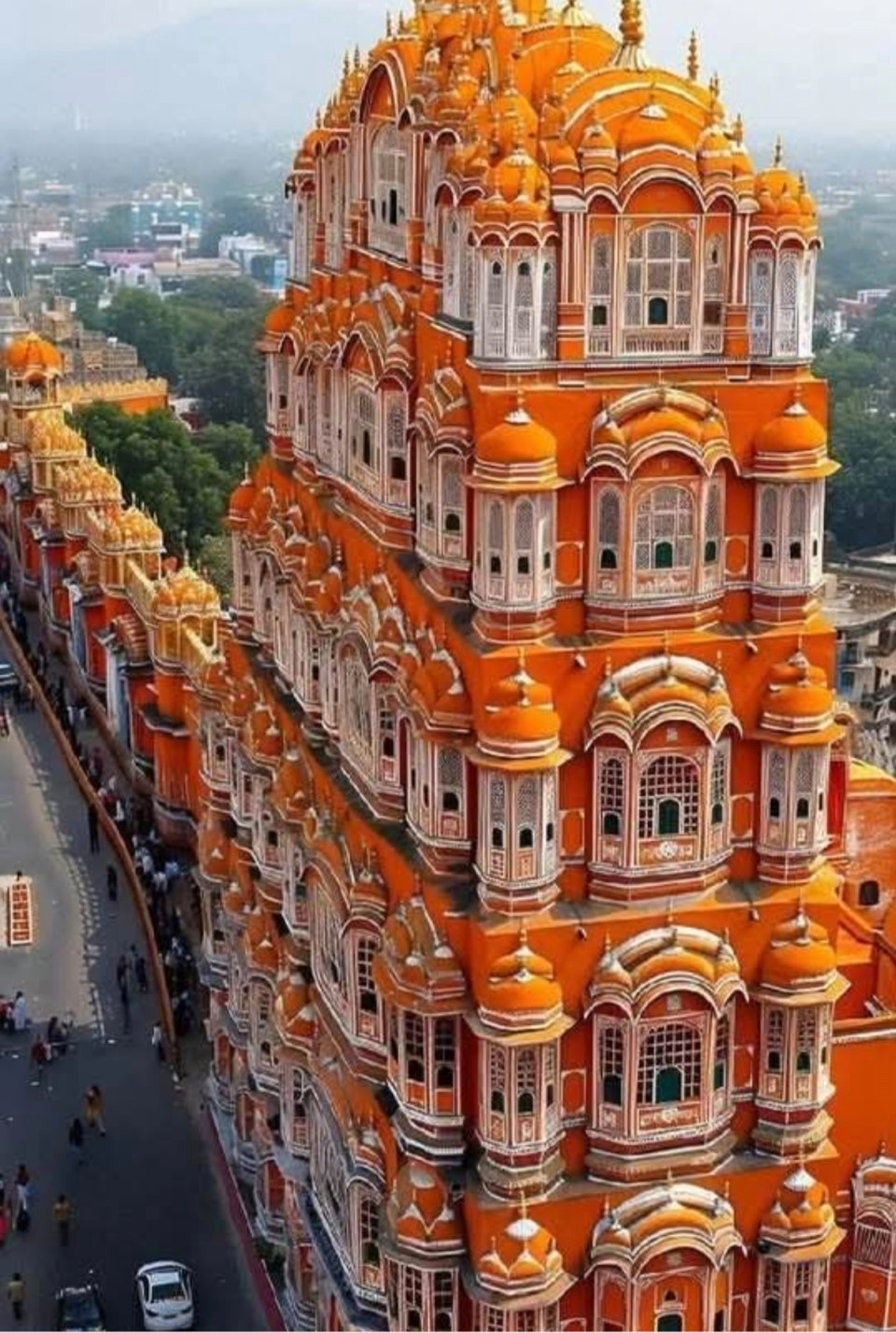 HAWA MAHAL PALOTA / Jaipur India / vagy a Szelek palotája , 1799 - be  építette  : Sawai Pratap Singh maharadzsa . La Chand Usta tervezte . Zseniális mestermunka , gyönyörű kidolgozás  , különleges látvány ! Gratulálunk !