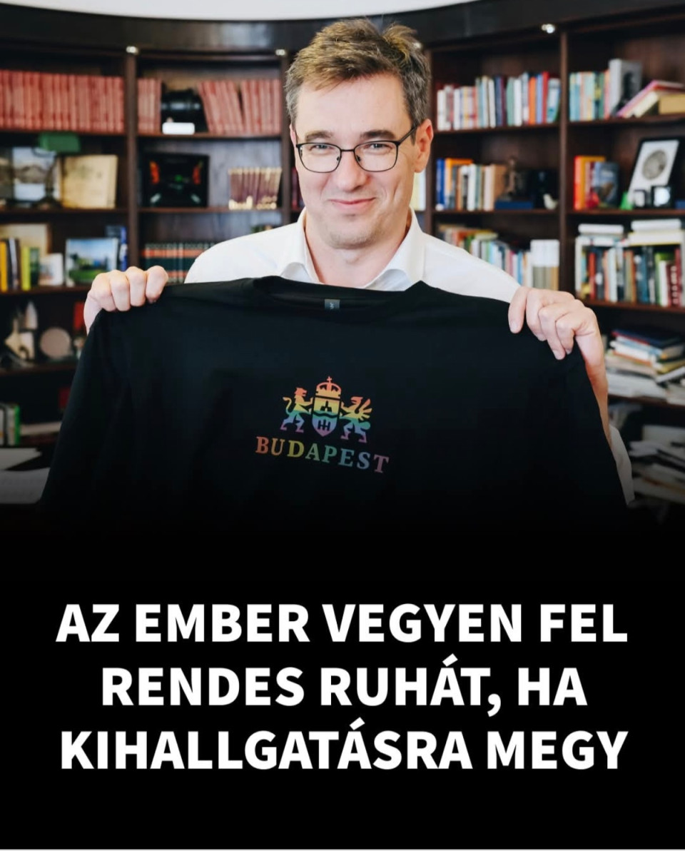 Karácsony Gergely írása Tudtátok, hogy holnap lesz 50 éve, hogy 35 ország elfogadta a Helsinki záróokmányt, az emberi jogok és a béke egyik legfontosabb nemzetközi dokumentumát? Mi mással lehetne jobban ünnepelni ezt az évfordulót, mint egy jó kis gyanúsítotti kihallgatással, amit azzal érdemeltem ki, hogy segítettem megszervezni a legnagyobb, legbékésebb magyar kiállást az emberi jogok mellett. Az alkalomhoz illő eseményhez megvan az alkalomhoz illő ruházat is.