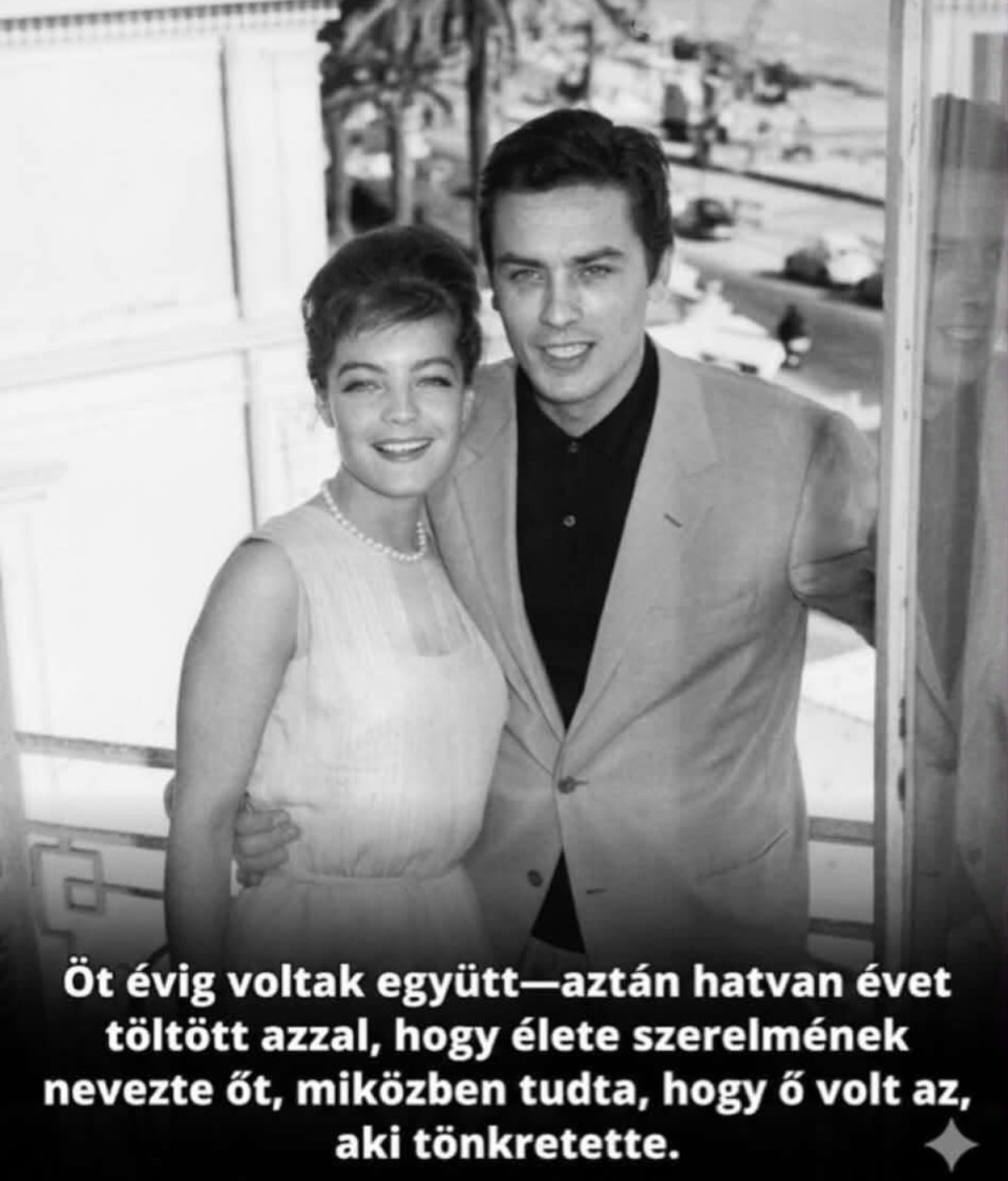 Öt évig voltak együtt. Aztán hatvan éven át őt nevezte élete szerelmének – miközben tudta, hogy ő maga tette tönkre a nőt, akit állítólag a világon a legjobban szeretett.**"Párizs, 1958. Egy filmforgatás. A címe: Christine.Először ő lép be a terembe. Romy Schneider. Húszéves, és már megközelíthetetlen. A Sissi-trilógia Európa kedvenc császárnője – milliók imádják. Elegáns, éteri, sugárzó.Aztán megérkezik ő. Alain Delon. Huszonkét éves, eszméletlenül jóképű, és teljesen ismeretlen. Volt katona, néhány felejthető szereppel.A tekintetük összetalálkozik.És minden megváltozik.Delon később úgy mondta: azonnali volt. Semmi habozás. Semmi kétség. Csak a bizonyosság, hogy ez az ember lesz az, aki meghatározza az életét. Romy is érezte azt a mágneses vonzalmat, amelynek nem tudtak ellenállni.Heteken belül eljegyzik egymást. Hónapokon belül egész Európa a kapcsolatukért van oda. A hercegnő és a senki. A befutott sztár és az éhes kezdő.Romy mindent otthagy érte. Ledobja a Sissi-imázst. Franciaországba költözik. Megtanul franciául. Teljesen új karriert épít, hogy mellette lehessen. Esküvőt tervez. Átalakította az egész életét e férfi körül.Közben Delon karrierje berobban. Az 1960-as Ragyogó napfény nemzetközi szenzációvá teszi. A Rocco és fivérei bizonyítja, hogy nemcsak jól néz ki, hanem zseniális színész is. Aztán jön 1963.Öt év együttlét után. Romy az esküvőjüket tervezi. Megtanult érte egy új nyelvet. Feladta a német filmiparban kiépített karrierjét, hogy kövesse Franciaországba.Aztán egy nap megszólal a telefon.Romy felveszi. A másik végén Delon hangja. Nem személyesen. Nem egy szembenézés. Csak egy hang a vonal túloldalán. Romy még mosolyog – azt hiszi, valami apróságról van szó, egy későbbi találkozóról, egy filmes egyeztetésről.Aztán Delon kimondja a szavakat.Romy arca elfehéredik. A poharat, amit a kezében tartott, lassan leteszi az asztalra, mert érzi, hogy remeg a keze. Nem sír. Még nem. Csak áll a konyhában, és néz ki az ablakon, miközben a férfi, akinek mindent odaadott, azt mondja neki a telefonba…👇 **Mit mondott Alain Delon Romy Schneidernek azon a hívásban? És vajon mi történt a nővel, aki egy császárnőből egyetlen éjszaka alatt összetört szívű menekültté vált?Öt évig voltak együtt. Aztán hatvan éven át őt nevezte élete szerelmének – miközben tudta, hogy ő maga tette tönkre a nőt, akit állítólag a világon a legjobban szeretett.**"